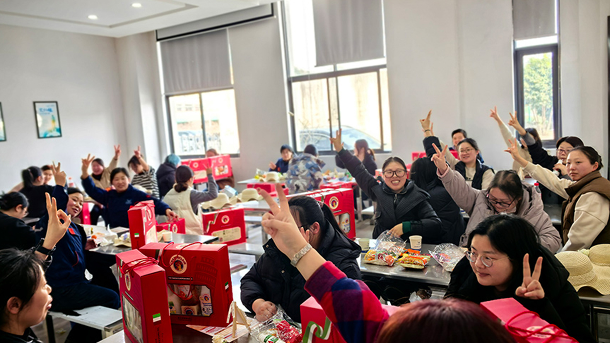 巾幗花爭艷，慶源展巧手——婦女節茶話會手工活動紀實